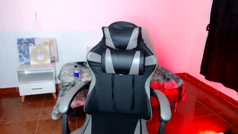 Snapshot of mariana__666 chatting on 10/30/25, 08:49 mariana__666 online show from 10/30/25, 08:49