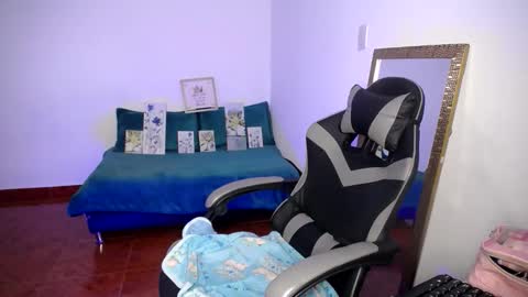 Snapshot of mariana__666 chatting on 12/17/25, 03:12 mariana__666 online show from 12/17/25, 03:12