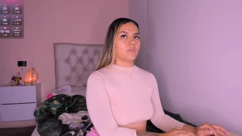 Snapshot of mariana__roe chatting on 03/08/25, 05:28 Mariana Roe online show from 03/08/25, 05:28