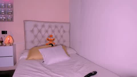 Snapshot of mariana__roe chatting on 03/12/25, 12:53 Mariana Roe online show from 03/12/25, 12:53