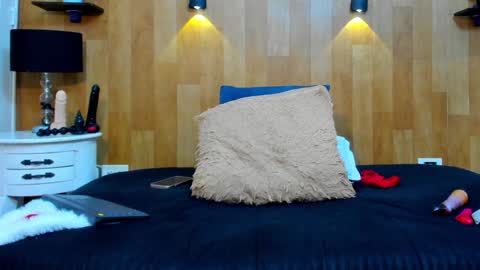 Mariana Angel online show from 12/19/24, 09:17