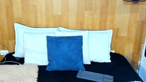 Mariana Angel online show from 10/23/25, 06:28