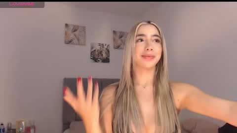 Mariana online show from 03/18/26, 05:16