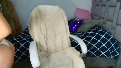Snapshot of mariana_gomez01 chatting on 05/11/26, 04:04 Mariana Gomez online show from 05/11/26, 04:04