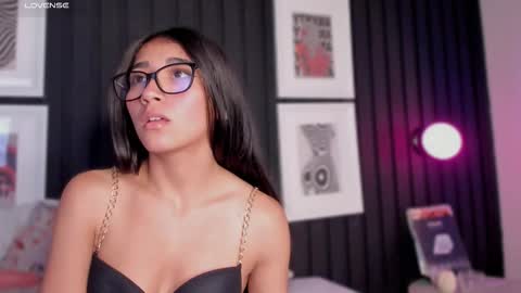 Snapshot of mariana_kalo chatting on 11/27/25, 11:07 Mariana online show from 11/27/25, 11:07