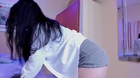 mariana mauricio online show from 12/27/24, 08:56
