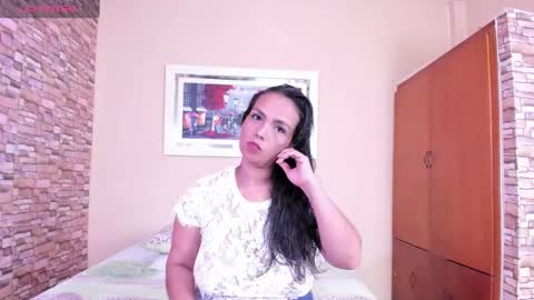 mariana mauricio online show from 03/10/25, 02:50