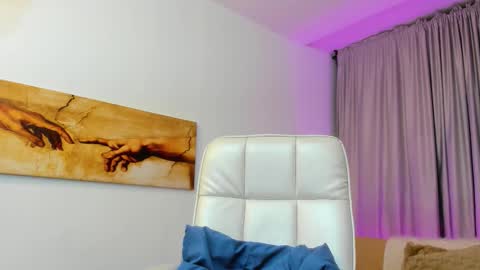 Mariana online show from 11/30/25, 04:27