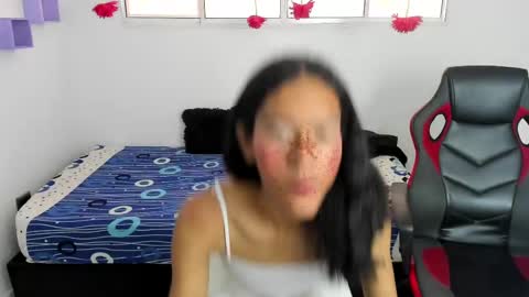 Snapshot of mariana_ofc chatting on 03/04/25, 02:10 Mariana online show from 03/04/25, 02:10