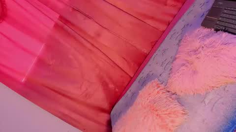 Snapshot of mariana_ofc chatting on 09/24/25, 12:08 Mariana online show from 09/24/25, 12:08