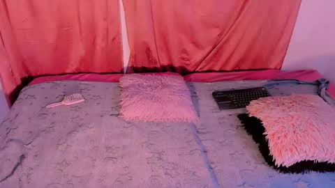 Snapshot of mariana_ofc chatting on 11/14/25, 11:09 Mariana online show from 11/14/25, 11:09