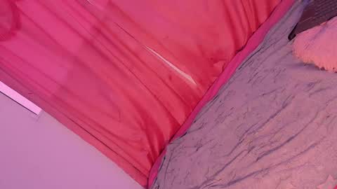 Snapshot of mariana_ofc chatting on 11/18/25, 11:47 Mariana online show from 11/18/25, 11:47