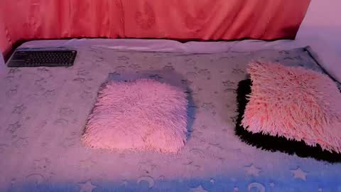 Snapshot of mariana_ofc chatting on 11/28/25, 10:18 Mariana online show from 11/28/25, 10:18