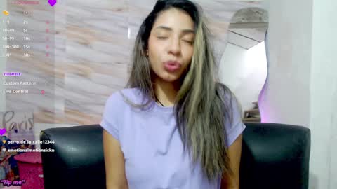 Snapshot of mariana_turner chatting on 01/24/25, 08:11 Mariana turner online show from 01/24/25, 08:11