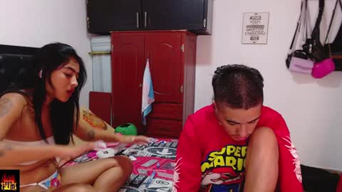 Snapshot of marianaa_gutierrez chatting on 12/15/24, 01:35 Mariana Gutierrez online show from 12/15/24, 01:35