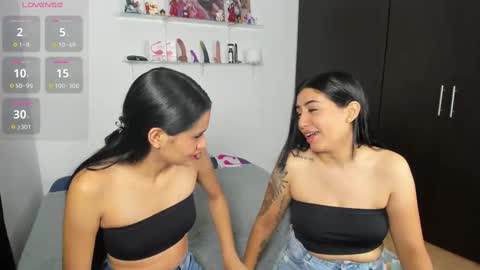 MARIANA Y VALENTINA online show from 11/12/25, 11:21