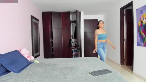 MARIANA Y VALENTINA online show from 02/12/26, 11:05