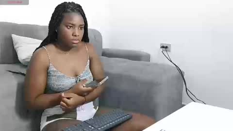 Snapshot of marianaee chatting on 09/09/25, 05:29 marianaee online show from 09/09/25, 05:29