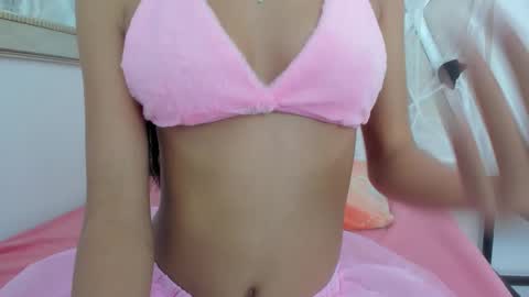 Mariana Garcia online show from 10/17/25, 08:22