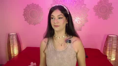 Snapshot of marianamontezz chatting on 05/09/26, 09:09 online show from 05/09/26, 09:09