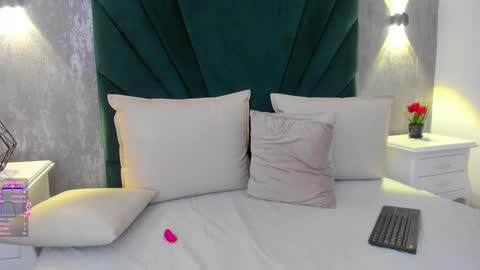 Snapshot of marianasanz chatting on 12/06/24, 11:25 Mariana online show from 12/06/24, 11:25