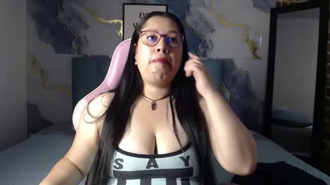 marianasmiith_ online show from 09/24/25, 11:46