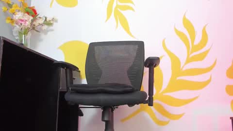 Snapshot of marianavargas20 chatting on 03/03/25, 09:48 Mariana Vargas online show from 03/03/25, 09:48