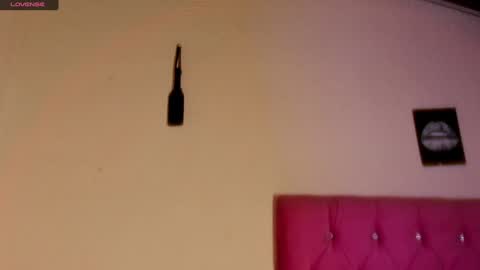 Snapshot of marianawlls chatting on 01/07/25, 01:59 mariana williams online show from 01/07/25, 01:59