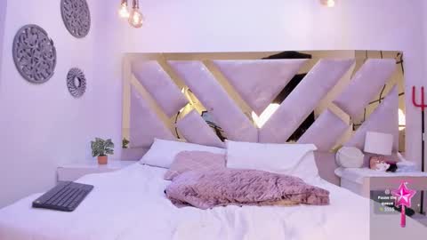 Marianee Rousse  online show from 09/25/25, 11:19