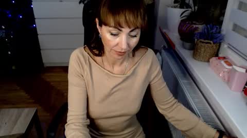 Snapshot of marianika chatting on 12/21/25, 04:03 marianika online show from 12/21/25, 04:03