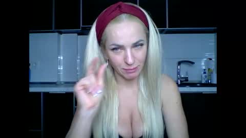 Snapshot of marianna1977 chatting on 02/28/25, 12:10 marianna1977 online show from 02/28/25, 12:10