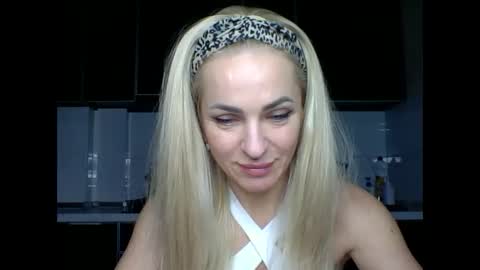 Snapshot of marianna1977 chatting on 03/04/25, 01:12 marianna1977 online show from 03/04/25, 01:12
