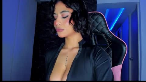 Snapshot of marianne__ chatting on 03/08/26, 05:44 M A R I A N E online show from 03/08/26, 05:44