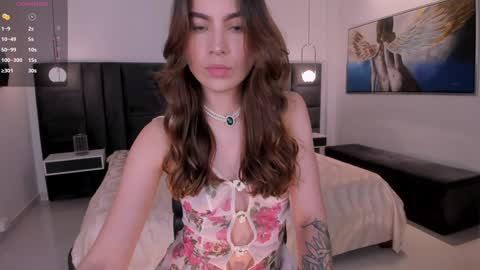 Snapshot of mariannelane1 chatting on 02/06/25, 09:06 Marianne online show from 02/06/25, 09:06