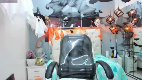 Snapshot of mariansexx chatting on 10/17/25, 12:52 Marian Sexy online show from 10/17/25, 12:52