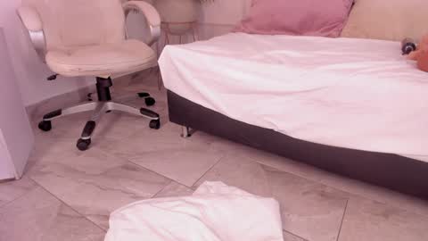 Snapshot of mariapettit chatting on 02/08/25, 03:21 Maria Pettit online show from 02/08/25, 03:21