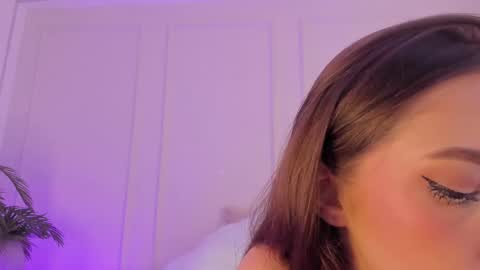 Snapshot of mariapettit chatting on 03/12/25, 03:18 Maria Pettit online show from 03/12/25, 03:18