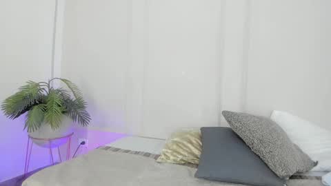 Maria Pettit online show from 12/23/25, 10:24