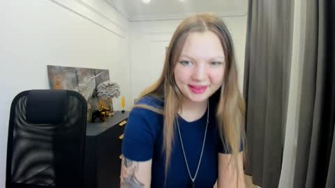 Snapshot of mariarobinsone chatting on 05/19/26, 11:49 mariarobinsone online show from 05/19/26, 11:49