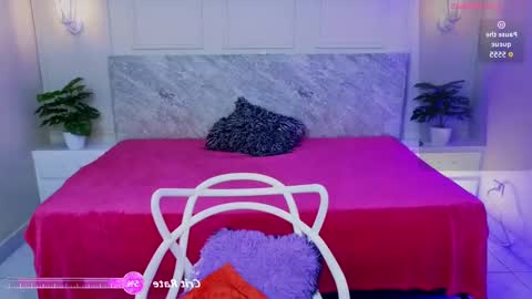 Snapshot of mariatayler1 chatting on 09/09/25, 07:13 mariatayler1 online show from 09/09/25, 07:13
