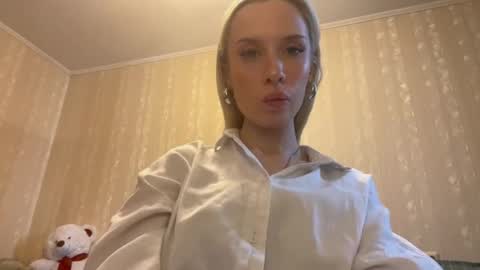 Snapshot of maribelchauhdrey chatting on 09/09/25, 07:19 Molly online show from 09/09/25, 07:19