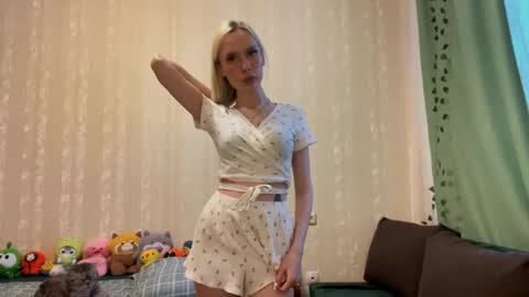 Snapshot of maribelchauhdrey chatting on 09/13/25, 07:19 Molly online show from 09/13/25, 07:19