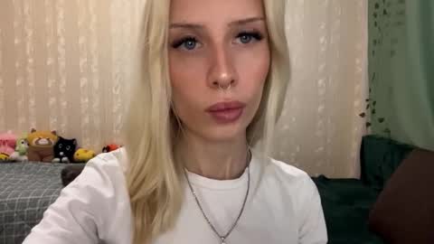 Snapshot of maribelchauhdrey chatting on 09/22/25, 07:21 Molly online show from 09/22/25, 07:21