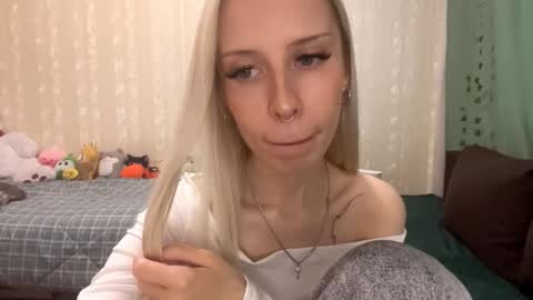 Snapshot of maribelchauhdrey chatting on 09/29/25, 07:24 Molly online show from 09/29/25, 07:24