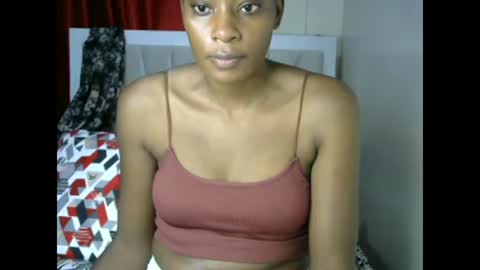 Snapshot of maribellah1 chatting on 12/02/24, 10:12 Pauline online show from 12/02/24, 10:12