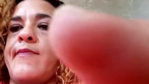 Snapshot of maribyleiva chatting on 12/02/25, 12:21 maribyleiva online show from 12/02/25, 12:21