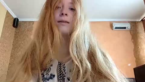 Snapshot of maricagorgo chatting on 06/22/26, 12:24 Kate online show from 06/22/26, 12:24