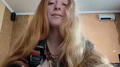 Snapshot of maricagorgo chatting on 06/22/26, 10:07 Kate online show from 06/22/26, 10:07