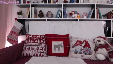 Snapshot of marie_antoinette62 chatting on 12/23/24, 03:12 Maria online show from 12/23/24, 03:12