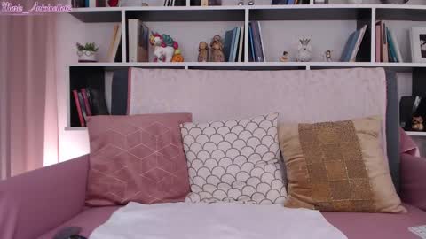 Snapshot of marie_antoinette62 chatting on 01/21/25, 06:54 Maria online show from 01/21/25, 06:54